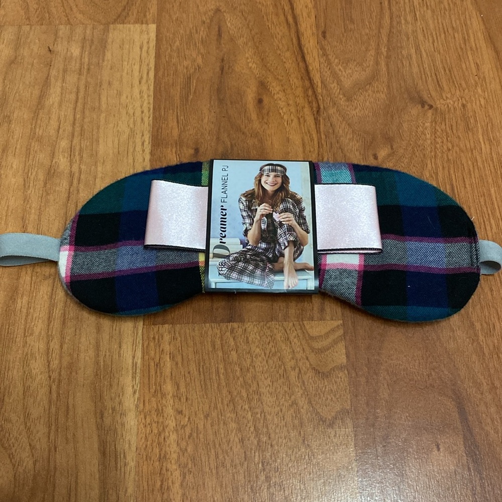 ❤️ Victoria’s Secret Plaid Eye Mask NWT